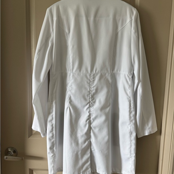 Medelita Women's Vandi 34 1/2" Lab Coat size Small - Picture 4 of 8